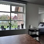 Vaikne, Hubane Ja Privaatne Korter Linna Suedames! Kuressaare