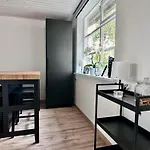 Vaikne, Hubane Ja Privaatne Korter Linna Suedames! Apartmán
