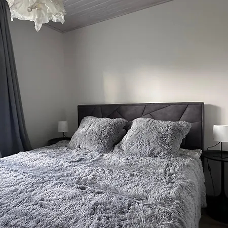 Apartment Vaikne, Hubane Ja Privaatne Korter Linna Suedames! *