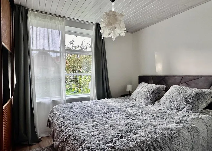 Vaikne, Hubane Ja Privaatne Korter Linna Suedames!