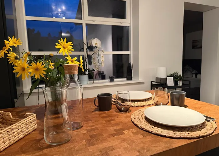 Vaikne, Hubane Ja Privaatne Korter Linna Suedames! Kuressaare